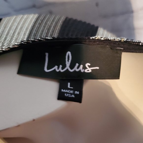 Size large, short, sexy dress from Lulus - Picture 3 of 7